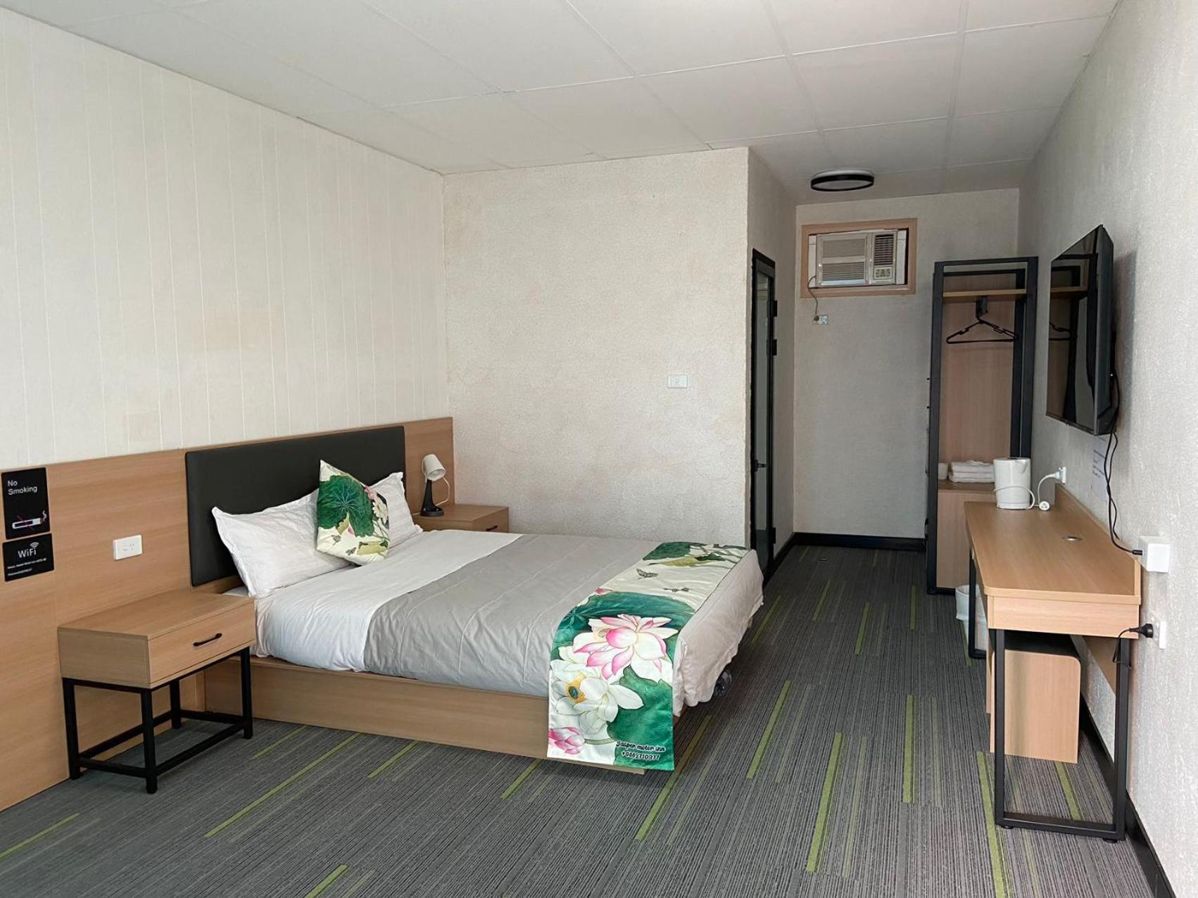 Jasper Motor Inn 7/50