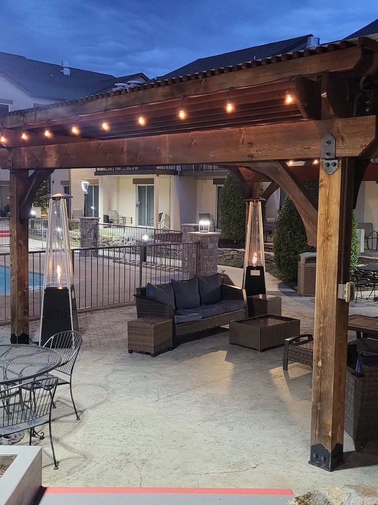 Club Hotel Nashville Inn Suites 9/67