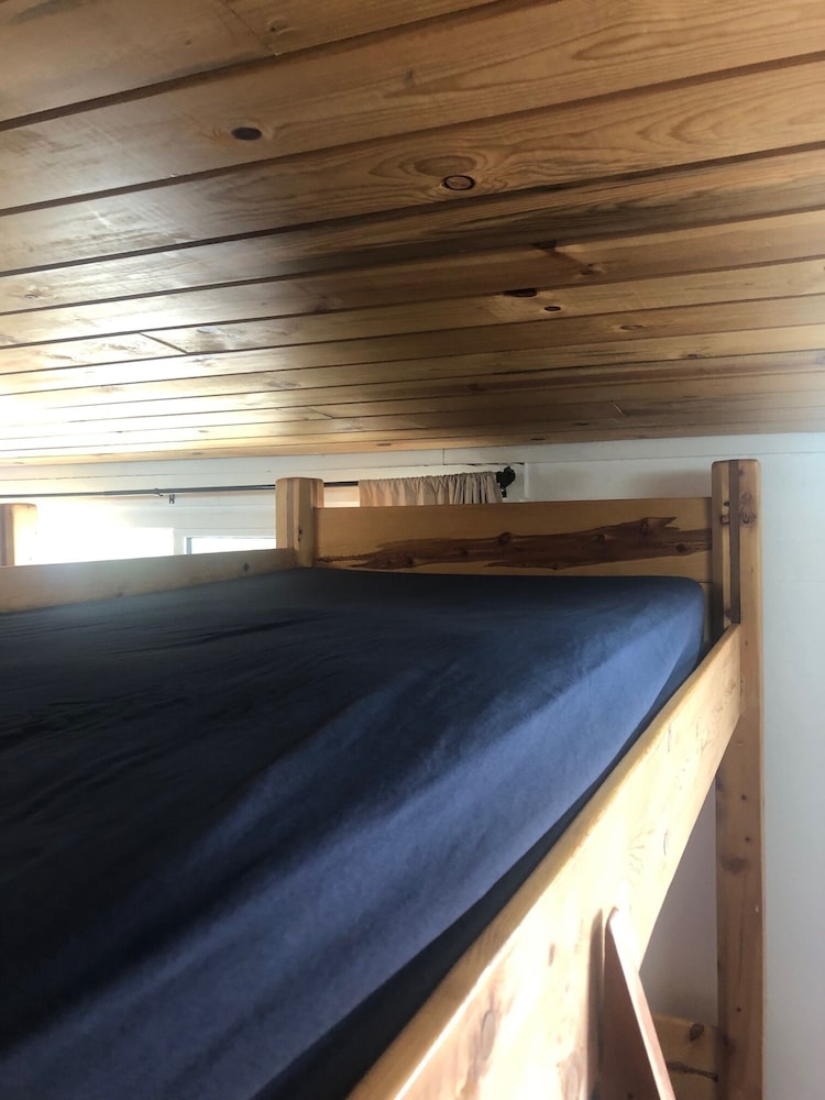 Estes Park Adventure Hostel 11/26