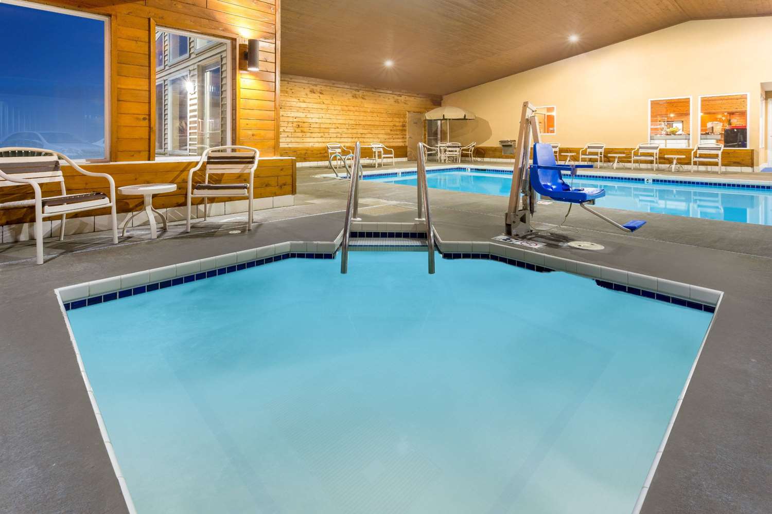Americinn By Wyndham Boscobel 13/40