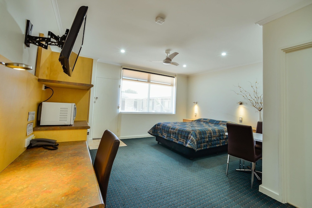 Comfort Inn & Suites Augusta Westside 14/45