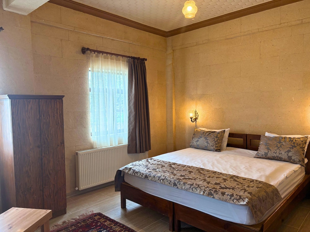 Elysee Cave House 17/100