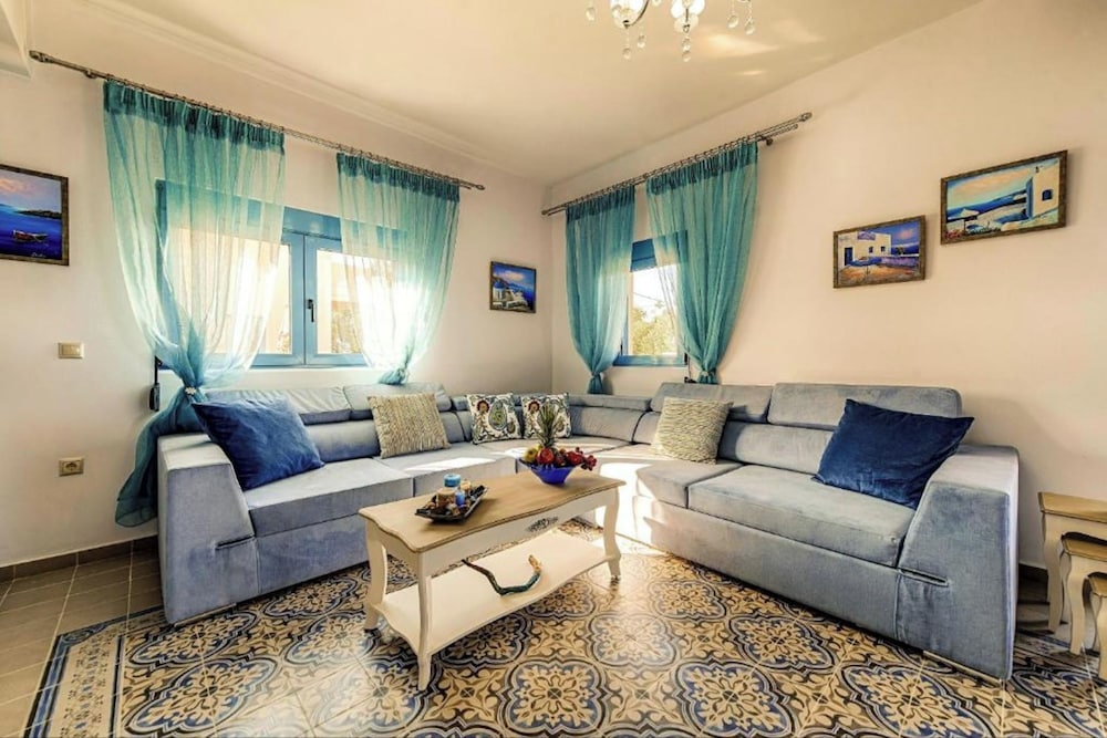 Luxury Retro Villas 30/54