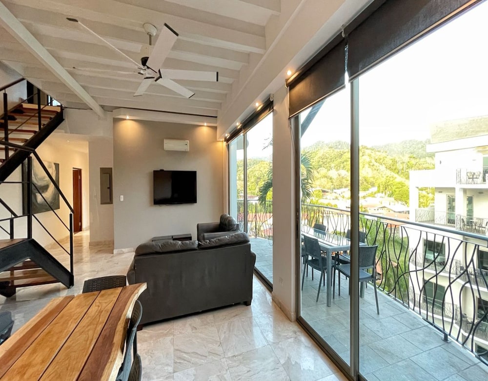 Sky Penthouses At Oceano 33/50
