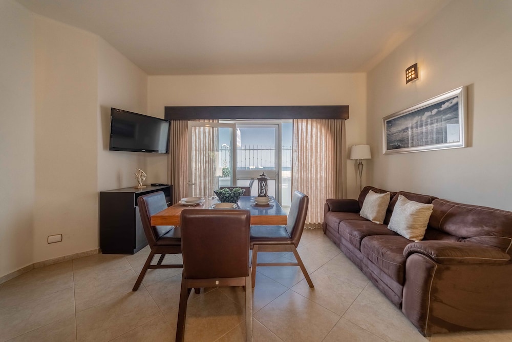 Club Del Moro Hotel Suites 42/72