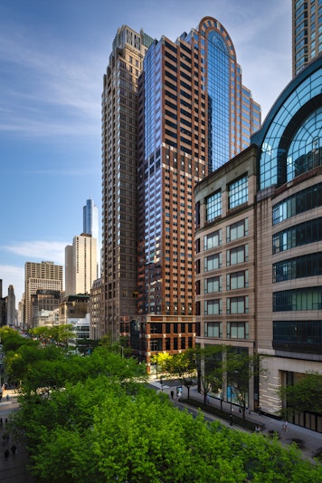 Omni Chicago Hotel 79/84