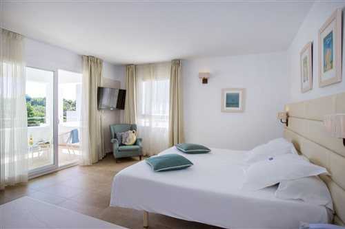 Room, Double or Twin Bed, Side Sea View، Hotel Cala d Or - Adults Only 2/2