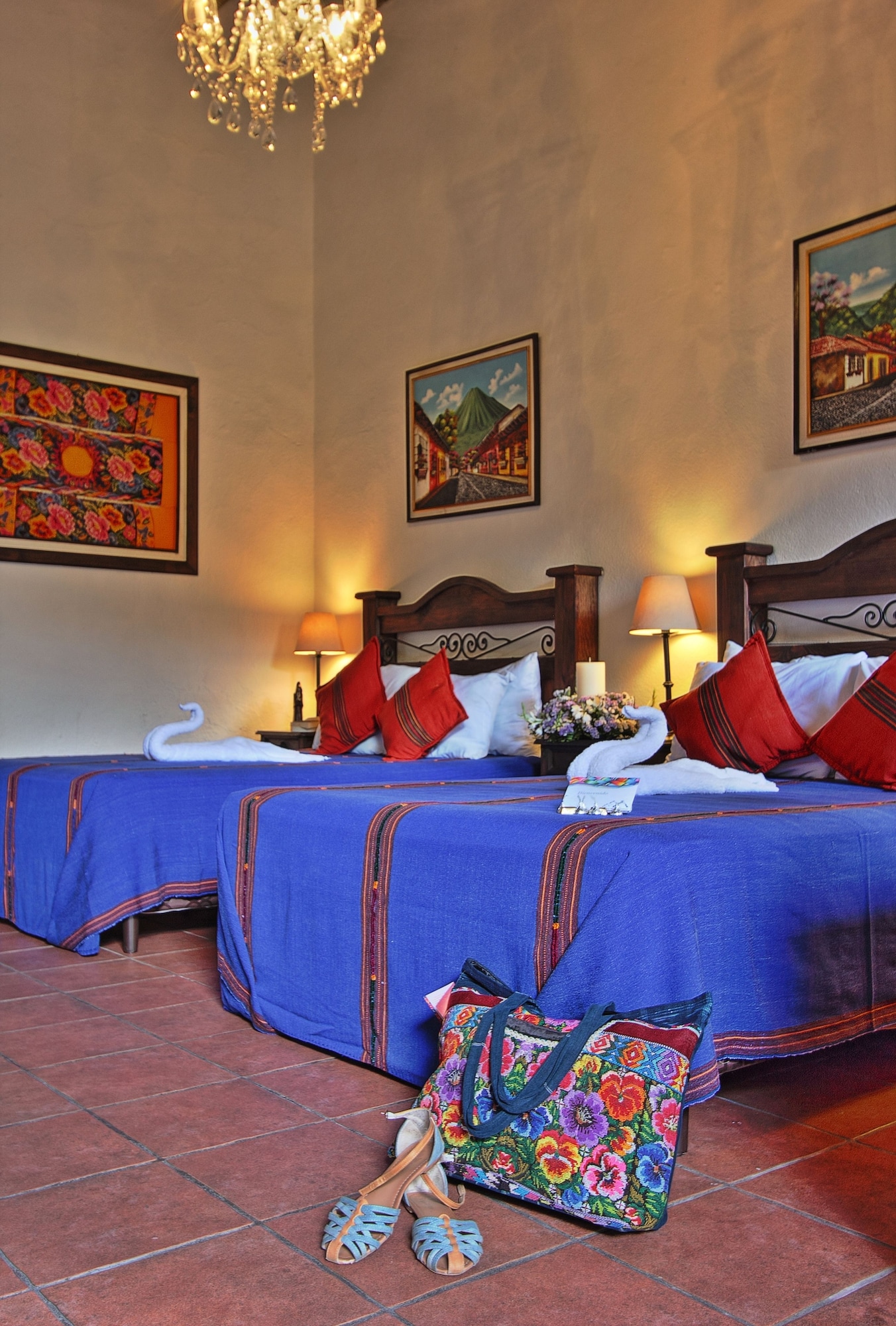 COMFORT, SINGLE, PRIVATE BATHROOM, COURTYARD AREA