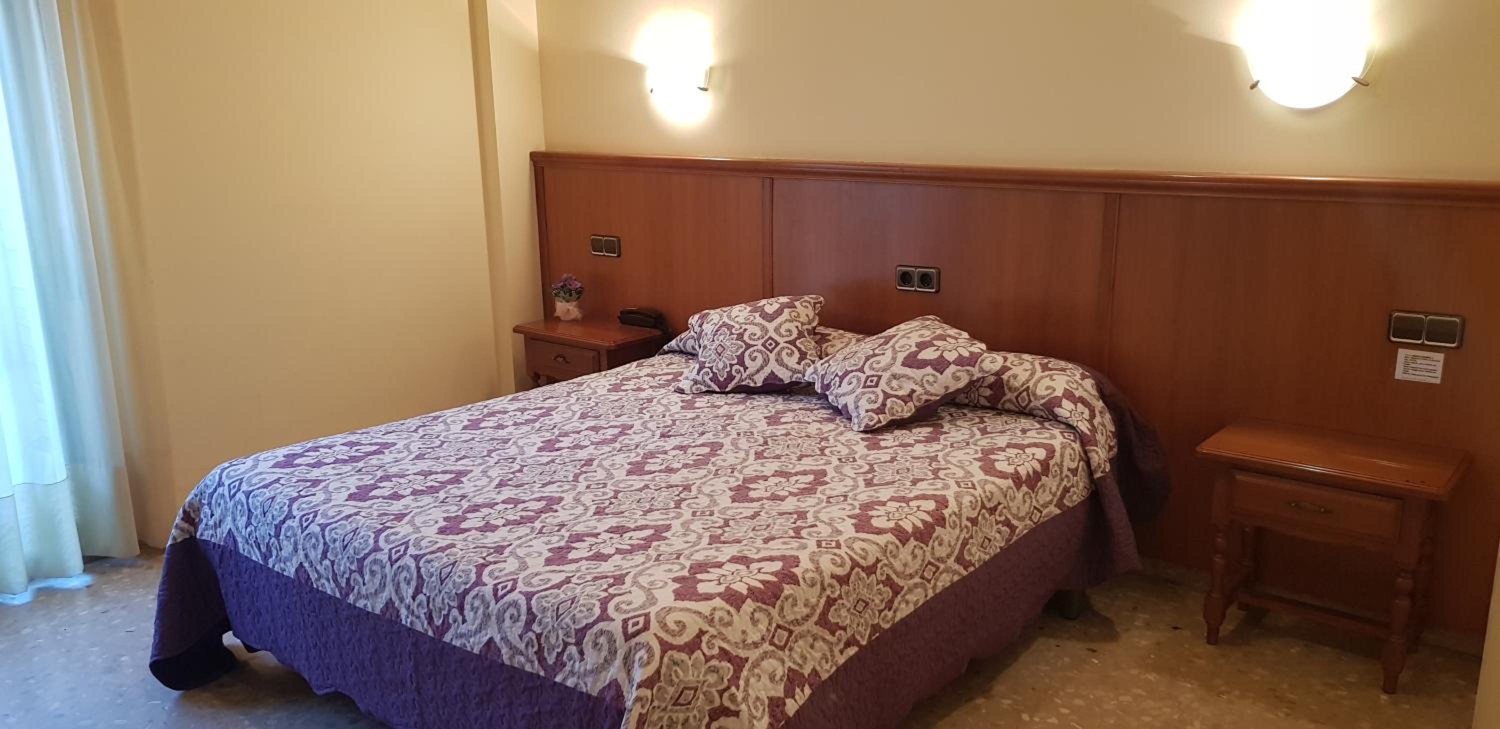 Hotel Reina Isabel 21/58