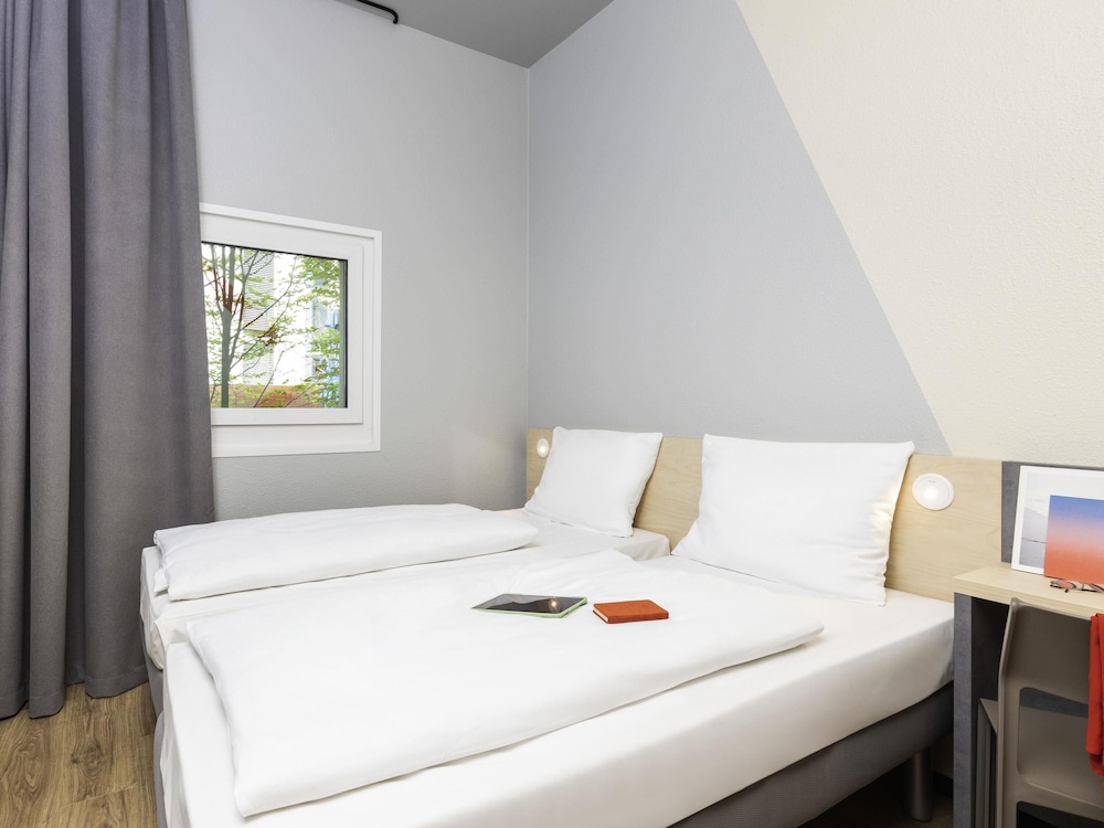 Standard, Double Bed