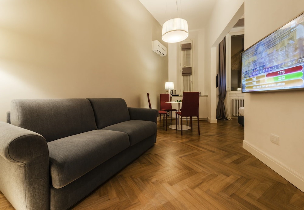 Daphne Guest Hause 29/41
