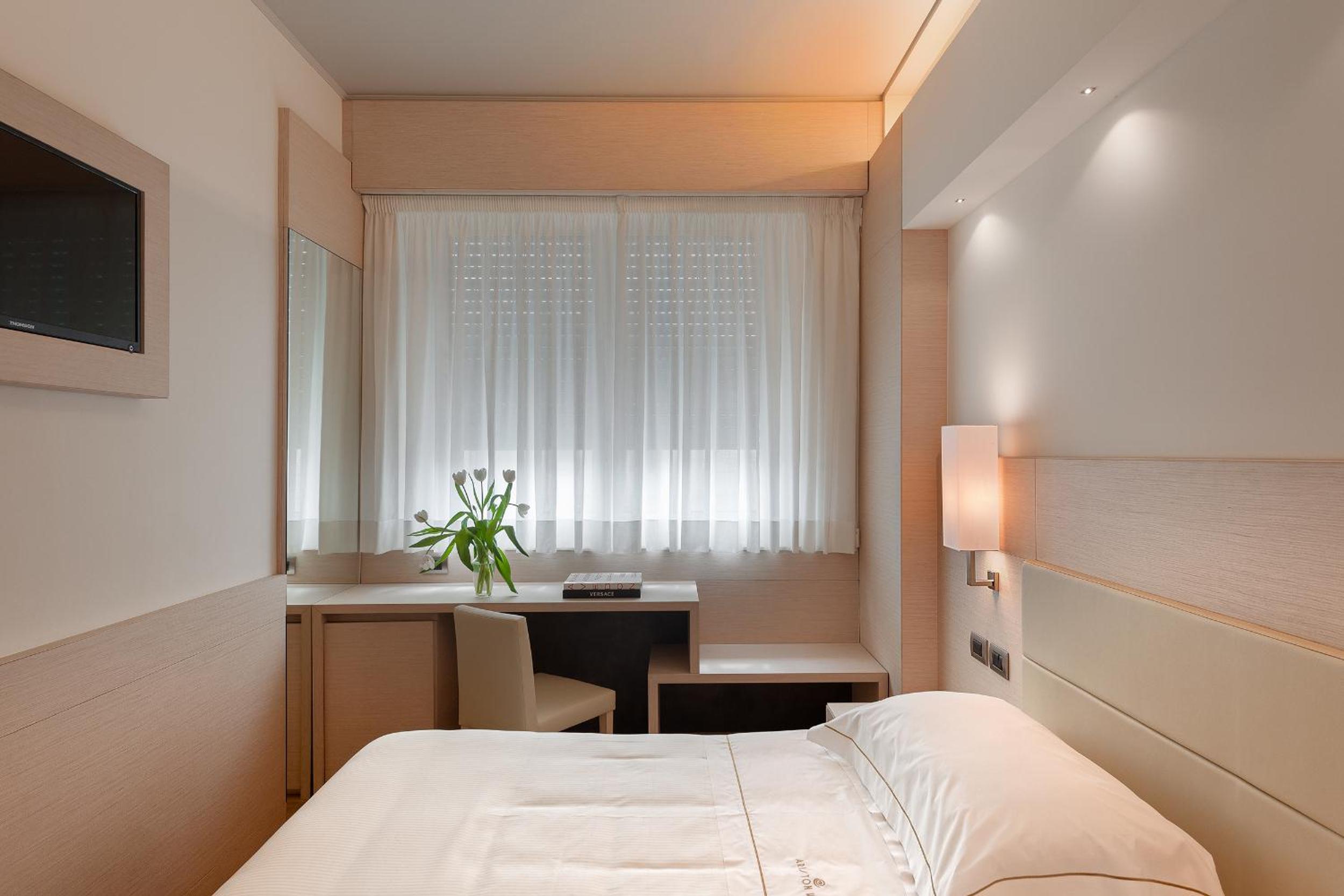 Room, Queen Bed