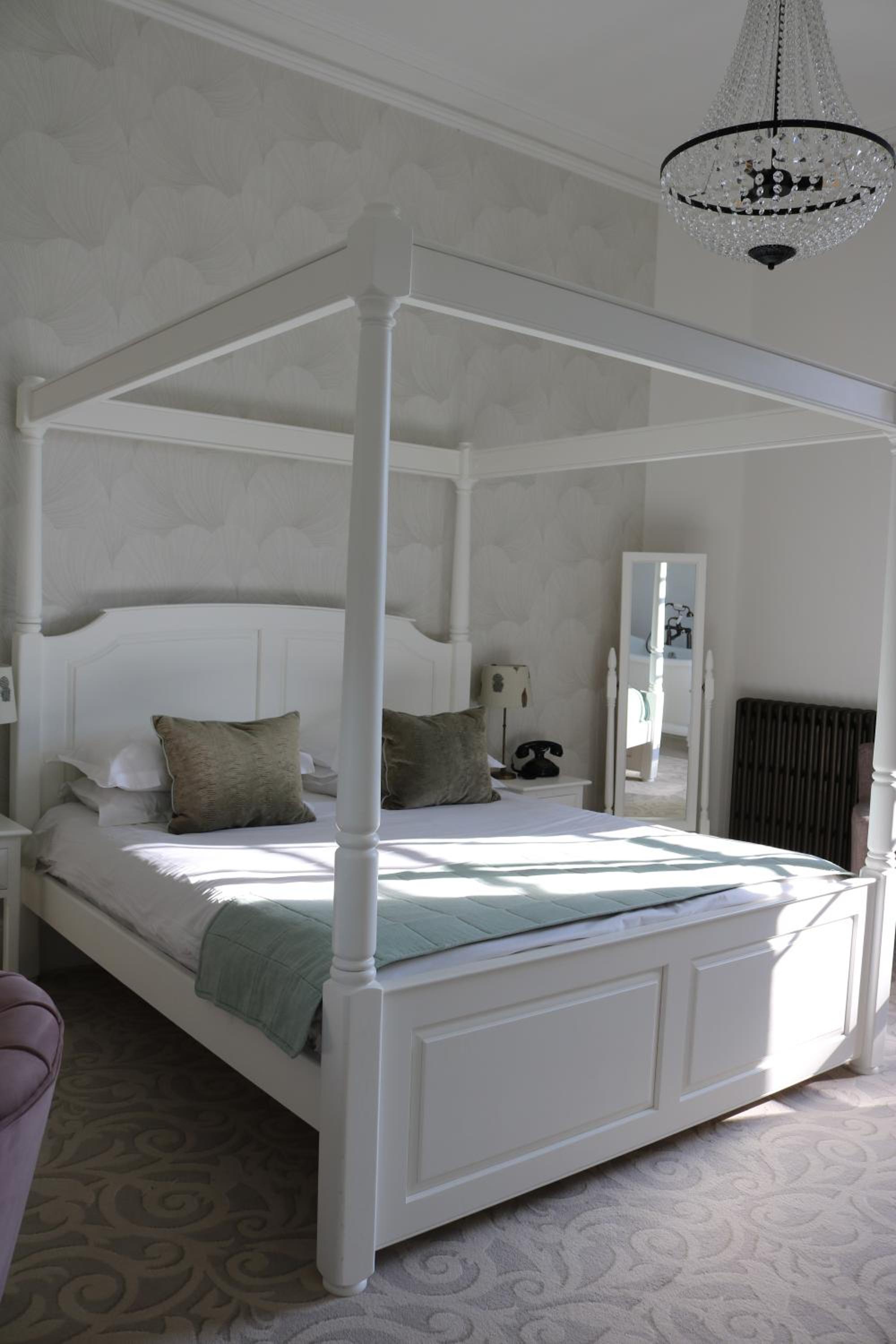 جناح، Bartley Lodge Hotel 5/9