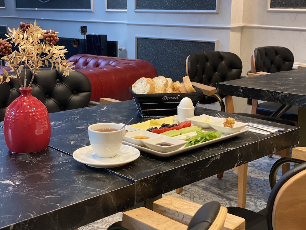 Global Suites Hotel 50/65