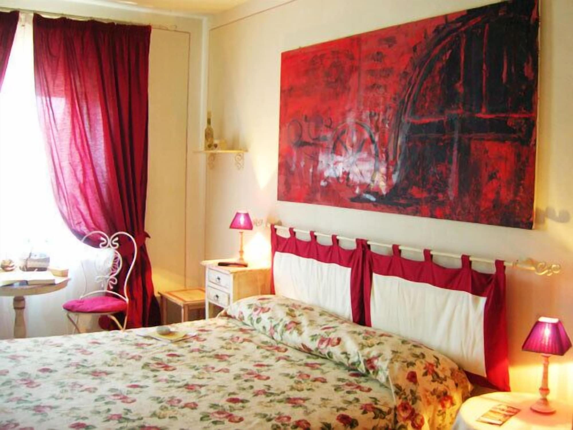 ROOM, SINGLE, DOUBLE BED