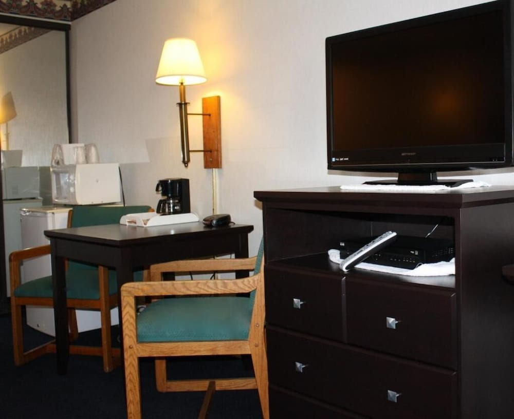 Garden Inn Suites 40/55
