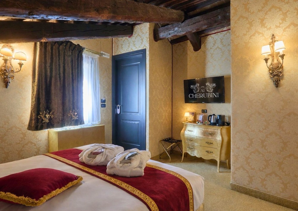 CLASSIC, DOUBLE BED