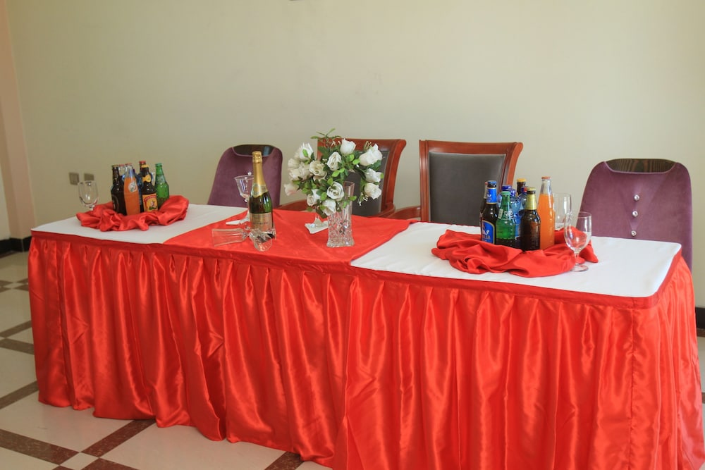 Hera Addis Hotel 35/41