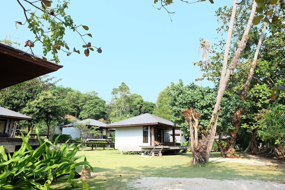 Plub Pla Koh Mak Retreat 9/68