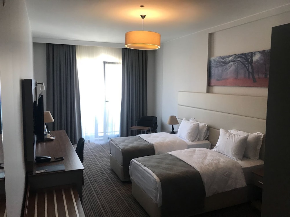 Familya Hotel 5/12