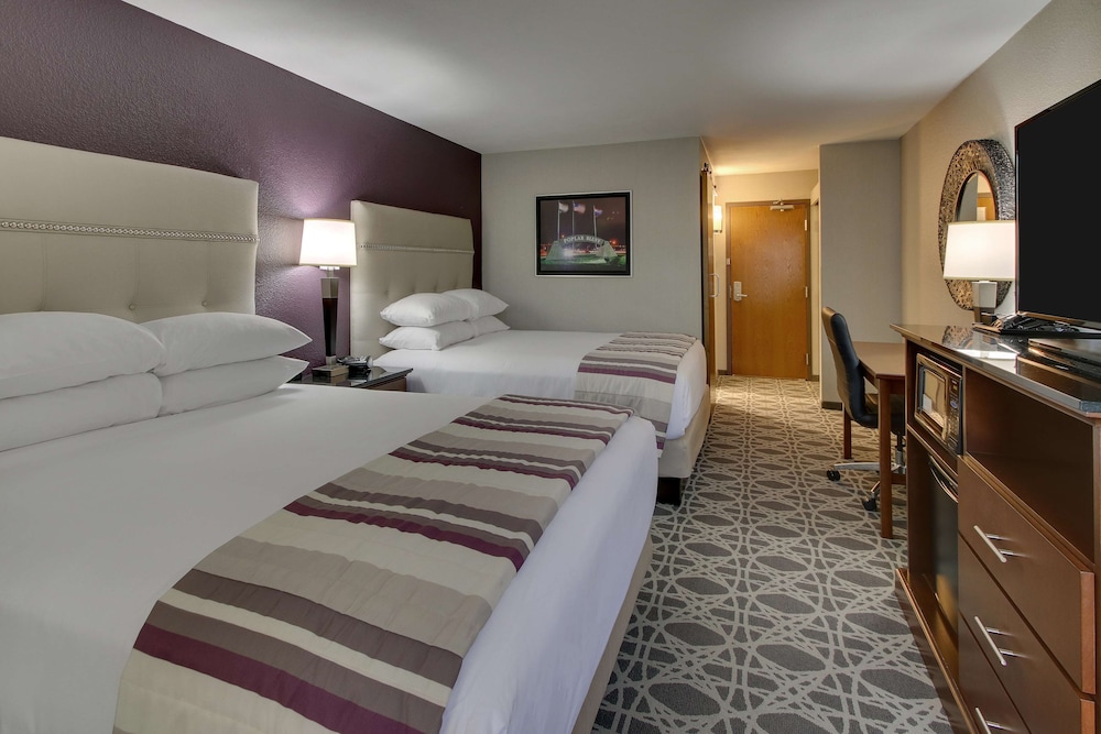 Drury Inn and Suites Poplar Bluff 13/48