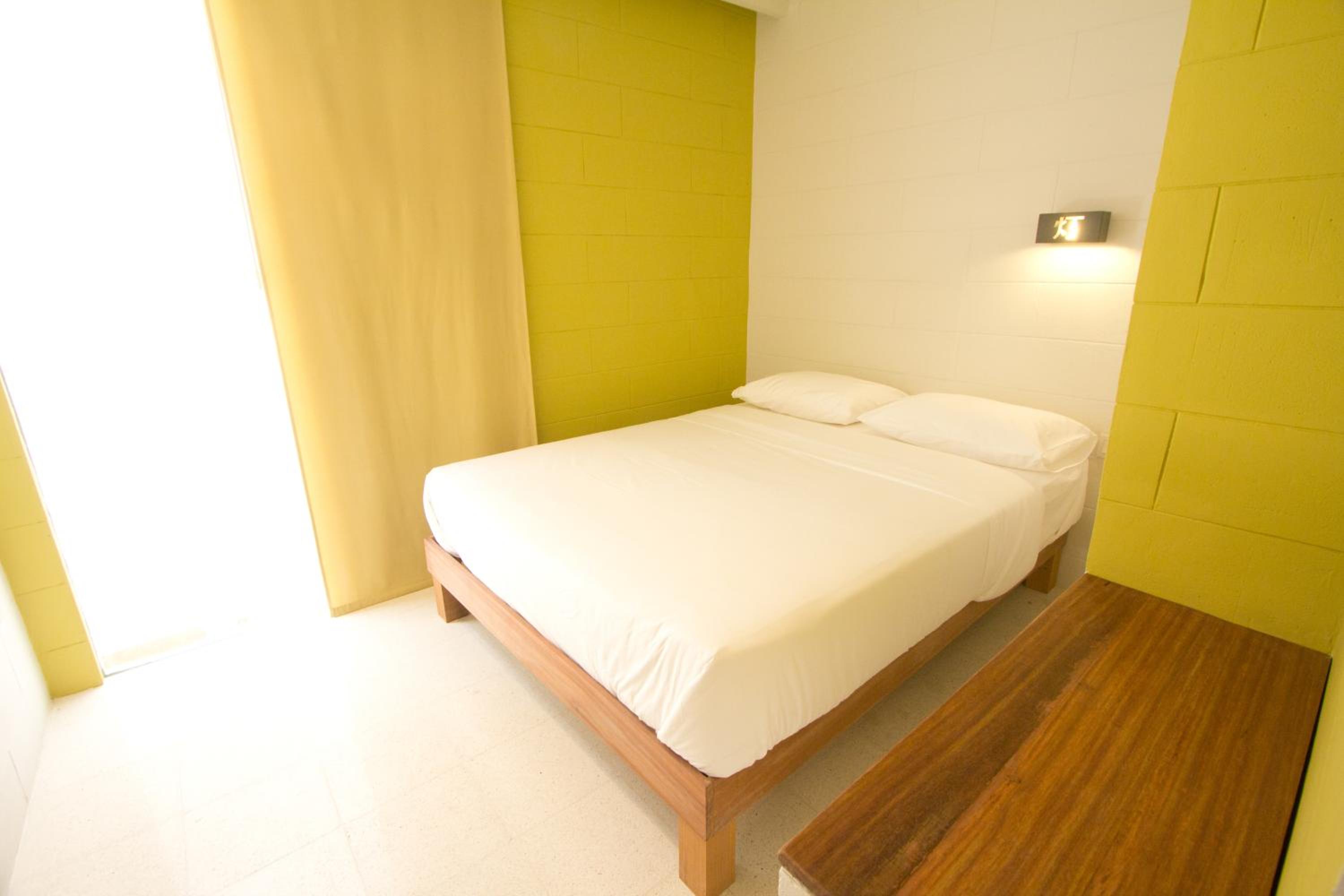 Lantern Hotel 20/50