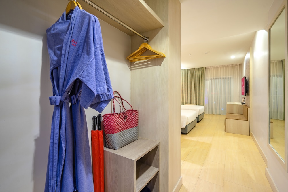 Ramada By Wyndham Phuket Deevana 43/70