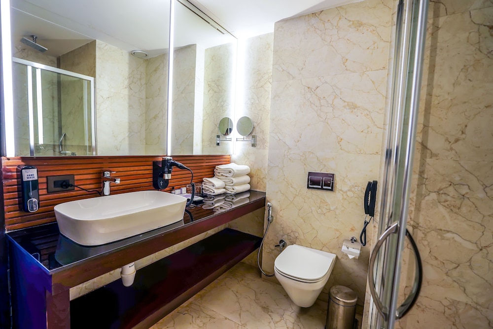 Essentia Luxury Hotel Indore 66/68