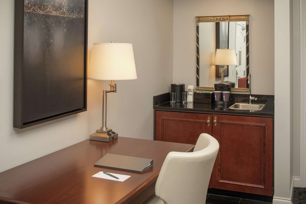 Embassy Suites By Hilton Portland Downtown 33/80