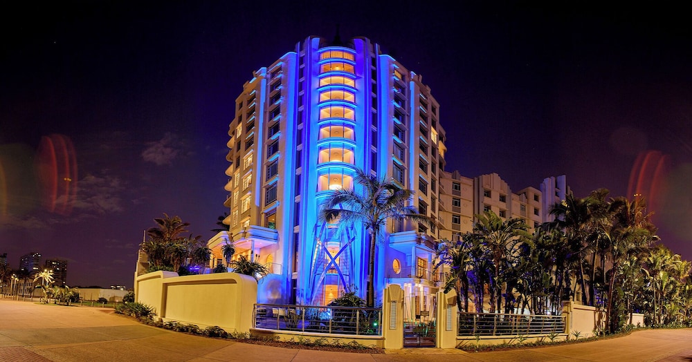 Suncoast Hotel And Towers 3/54