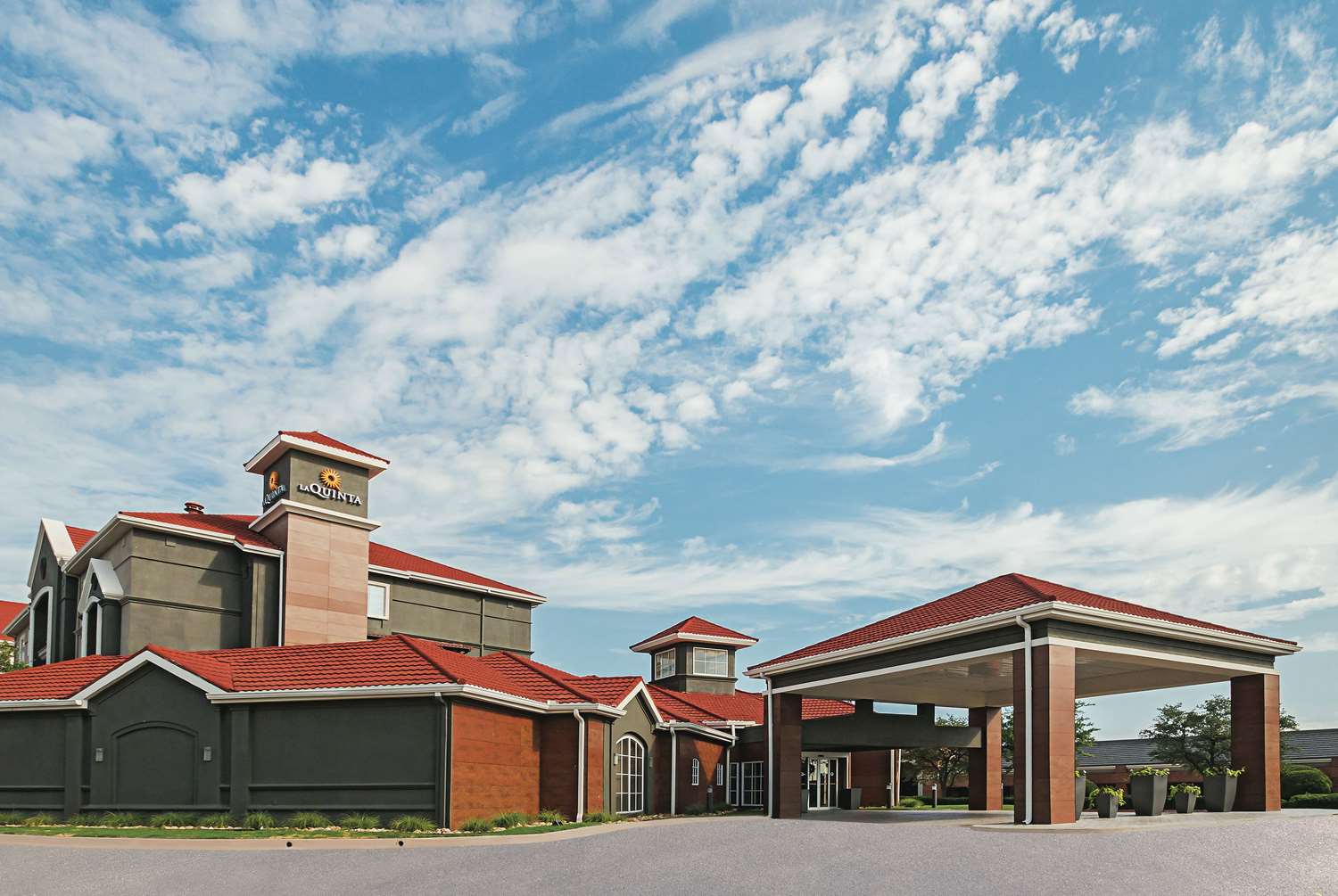 La Quinta Inn & Suites by Wyndham Fort Worth City View 2/48