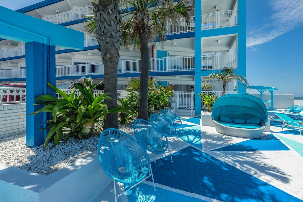 Chateau Mar Beach Resort 38/47