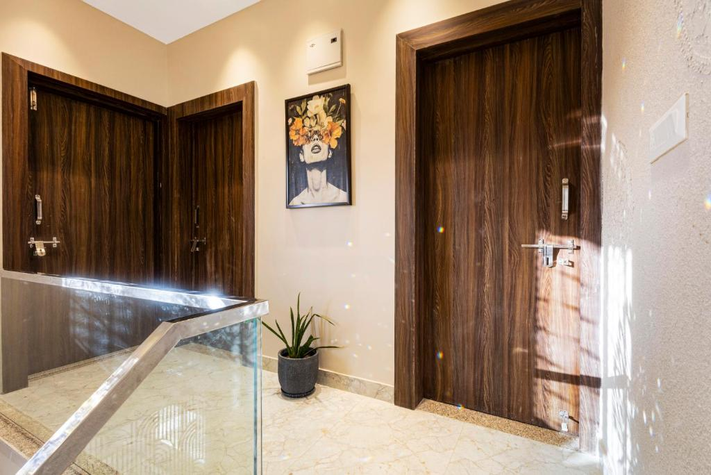 ELIVAAS Shourya Villa Athena 3-BHK Villa With Swimming Pool & Terrace 10/17