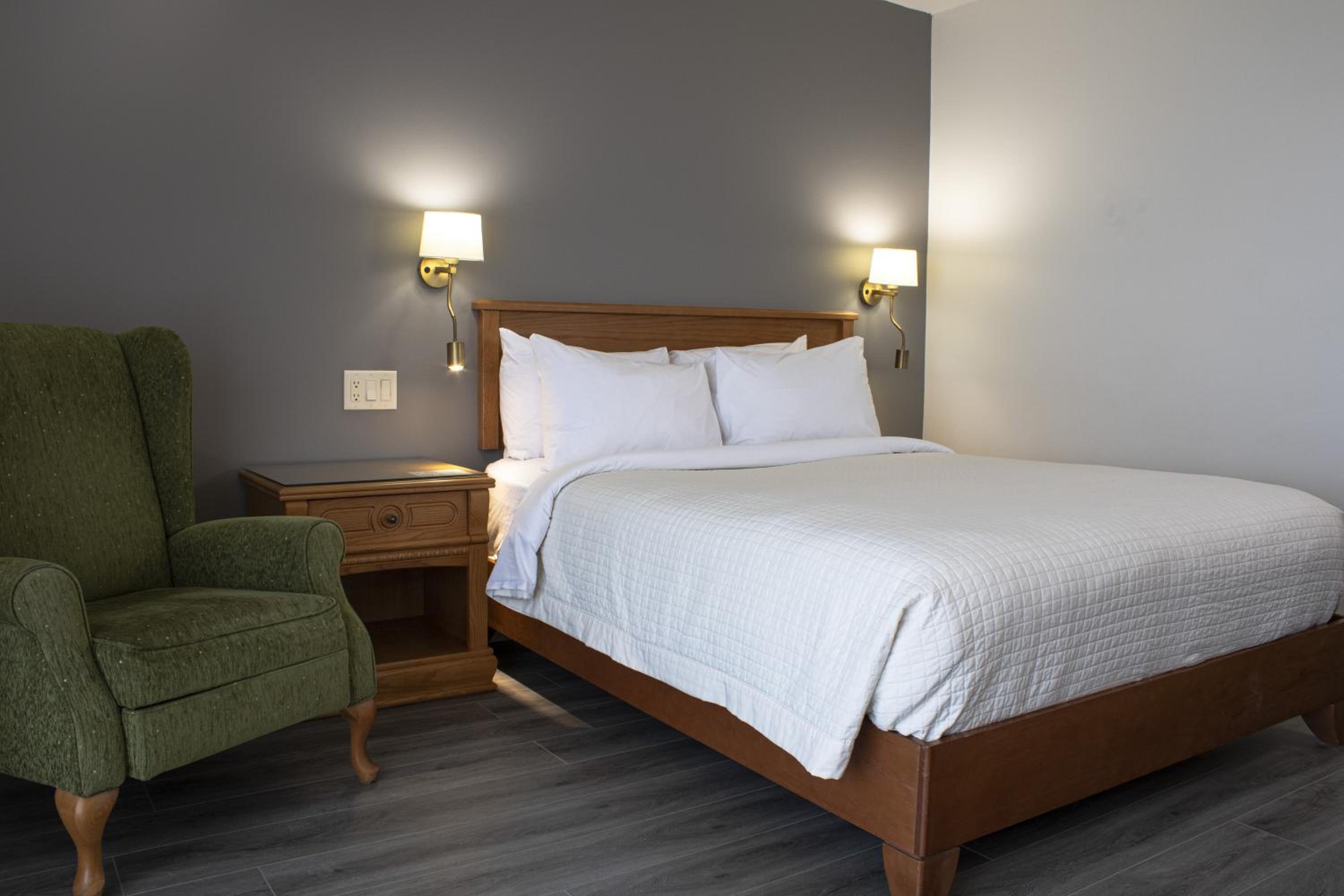 Comfort, Economy, Single, Queen Bed, Sofa