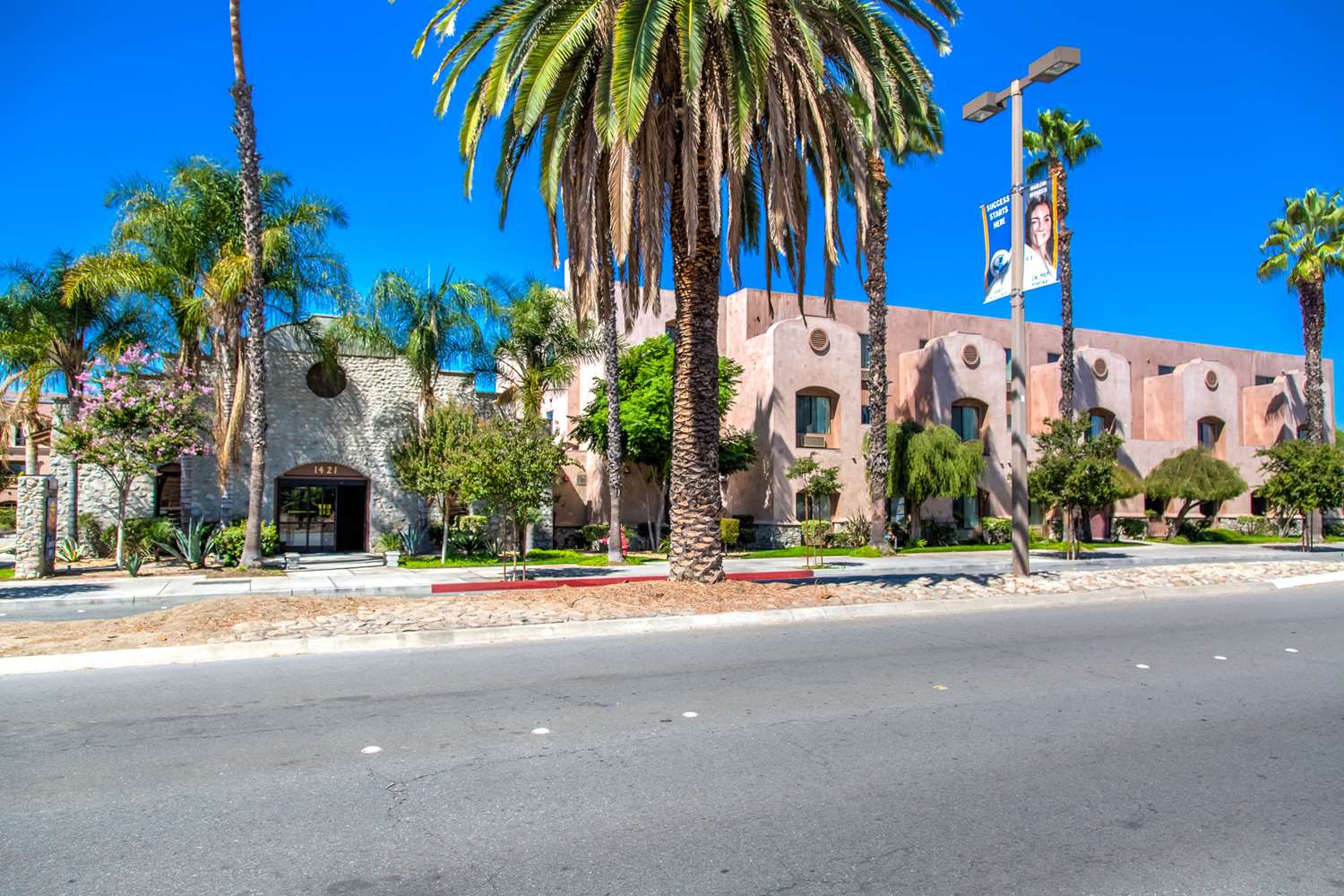 Comfort Inn Pomona near Fairplex 43/46