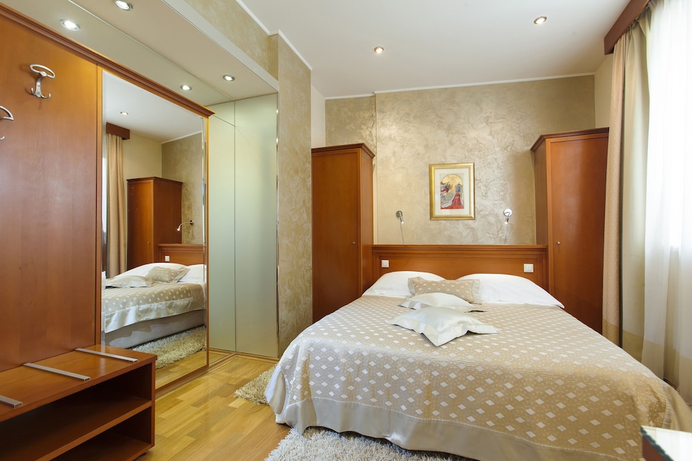 CLASSIC, DOUBLE BED