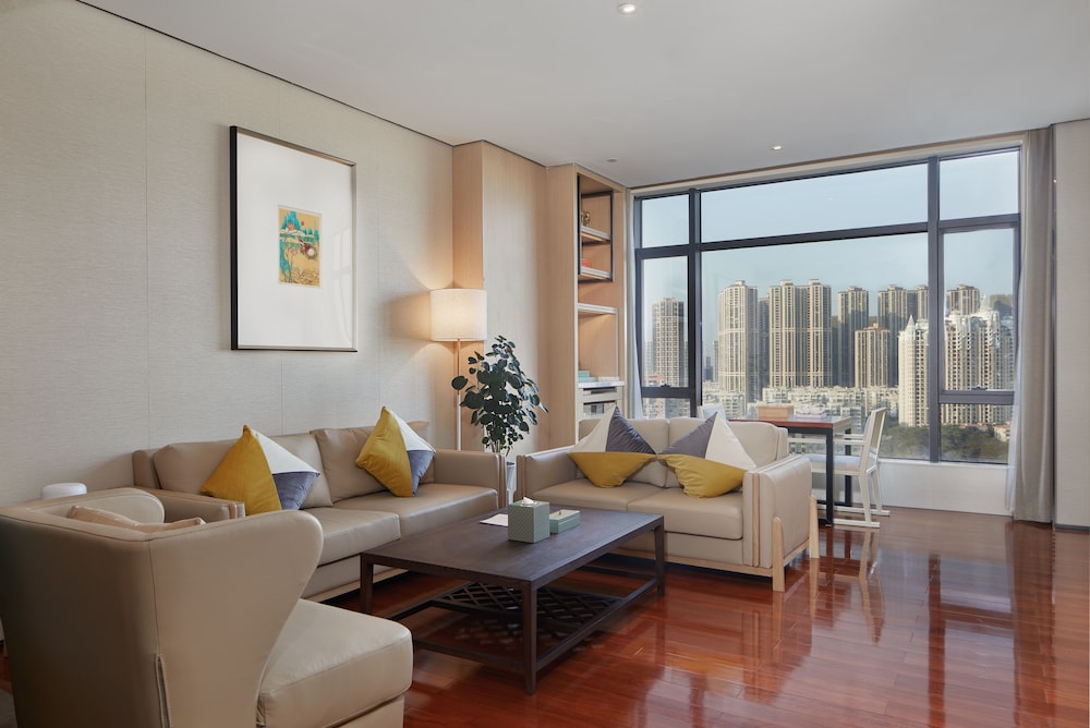 Foshan Virtuous World Hotel 20/26