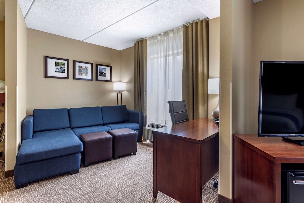 Comfort Suites Manchester 32/41