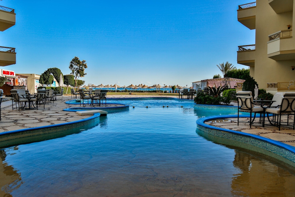 Magic Beach Hotel 46/50