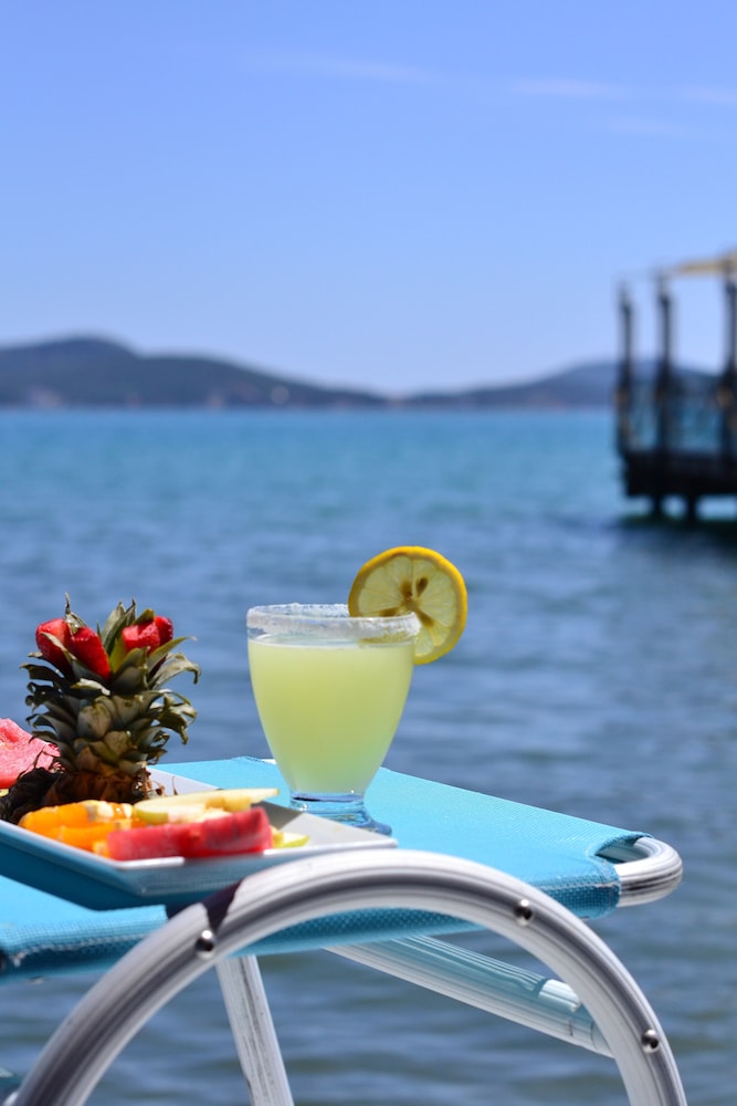 Cunda Ezer Otel 38/63