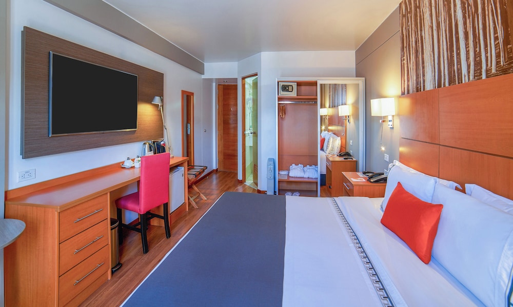 Superior King Bed