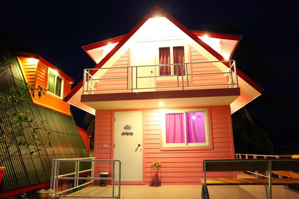 A Houses Homestay 8/90