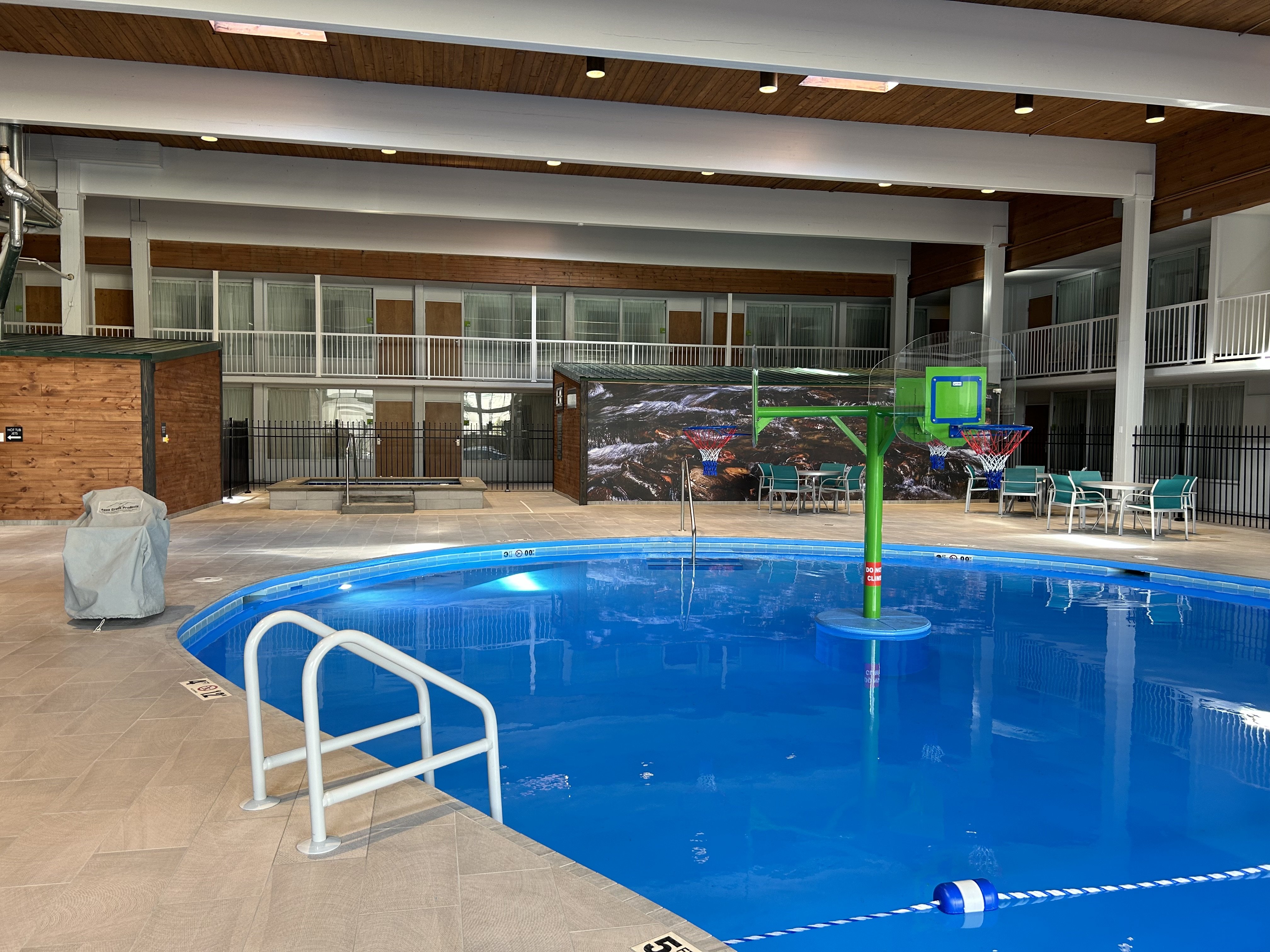 Holiday Inn Spearfish-Convention Center 24/55