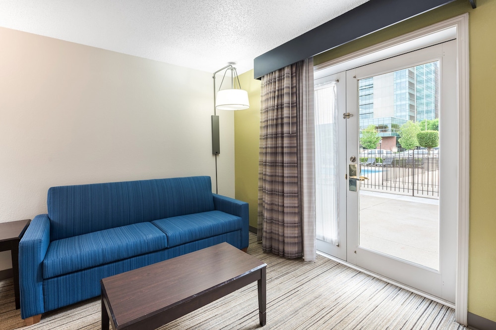Holiday Inn Express Columbus Downtown 44/75