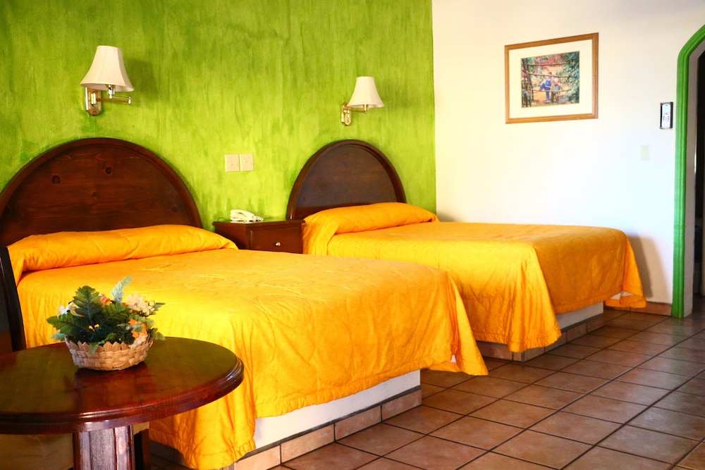 Hacienda Suites Loreto 34/53