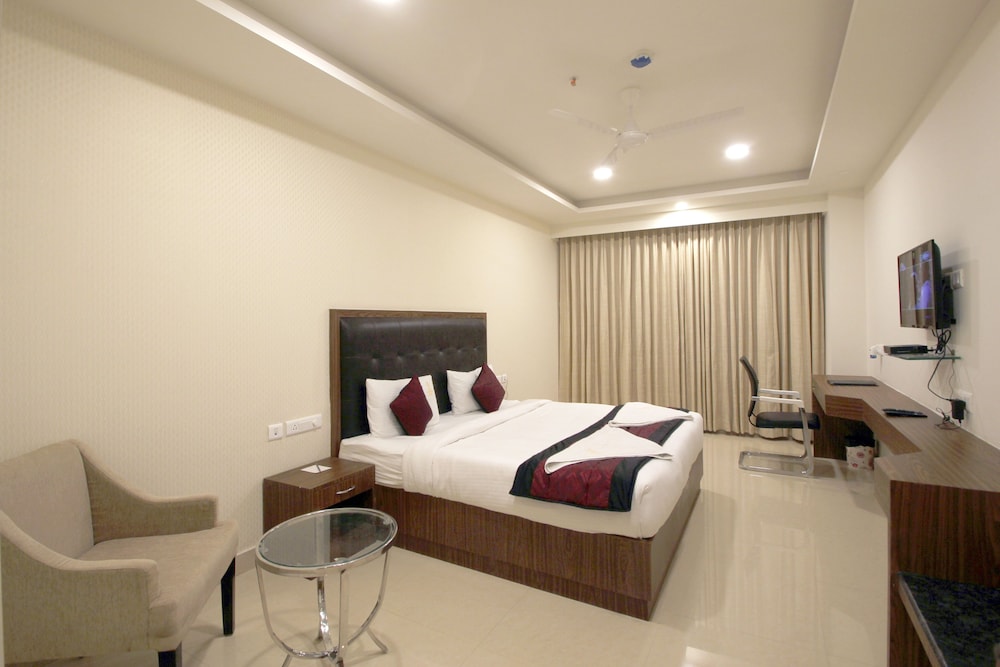 Hotel Hyderabad Grand 18/42