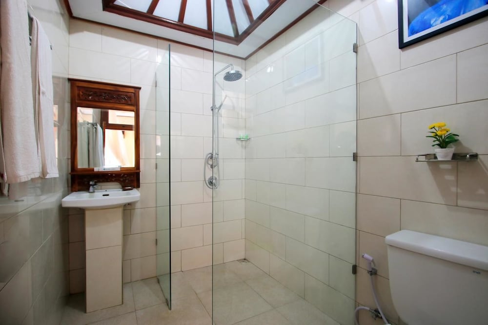 Hotel Jati And Home Stay 26/71