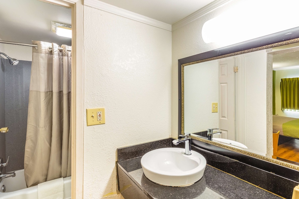 Motel6 Huntington, WV 21/51