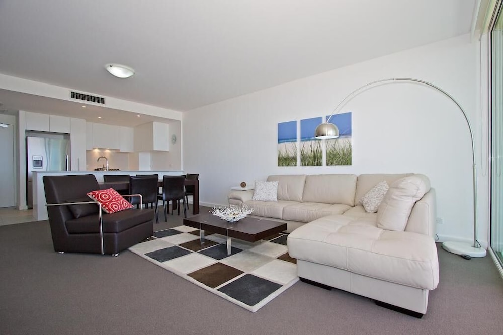 Kirra Surf Apartments 53/75