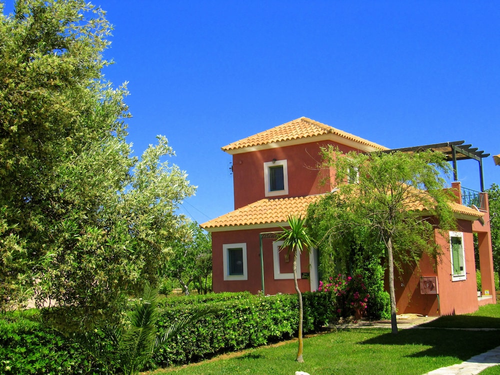 Monambeles Villas 64/76